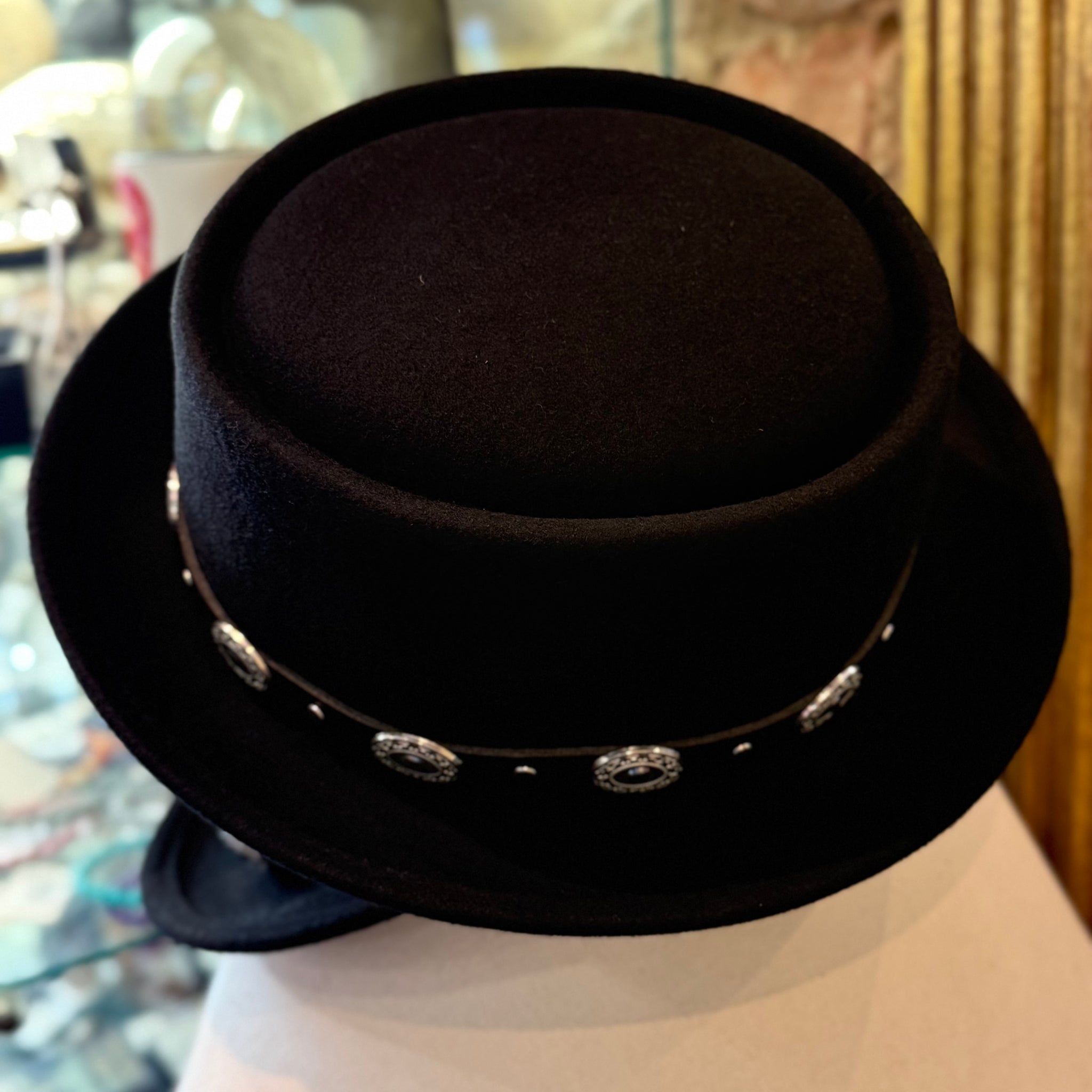 Jessie Buckled Classic Round Pork Pie Hat