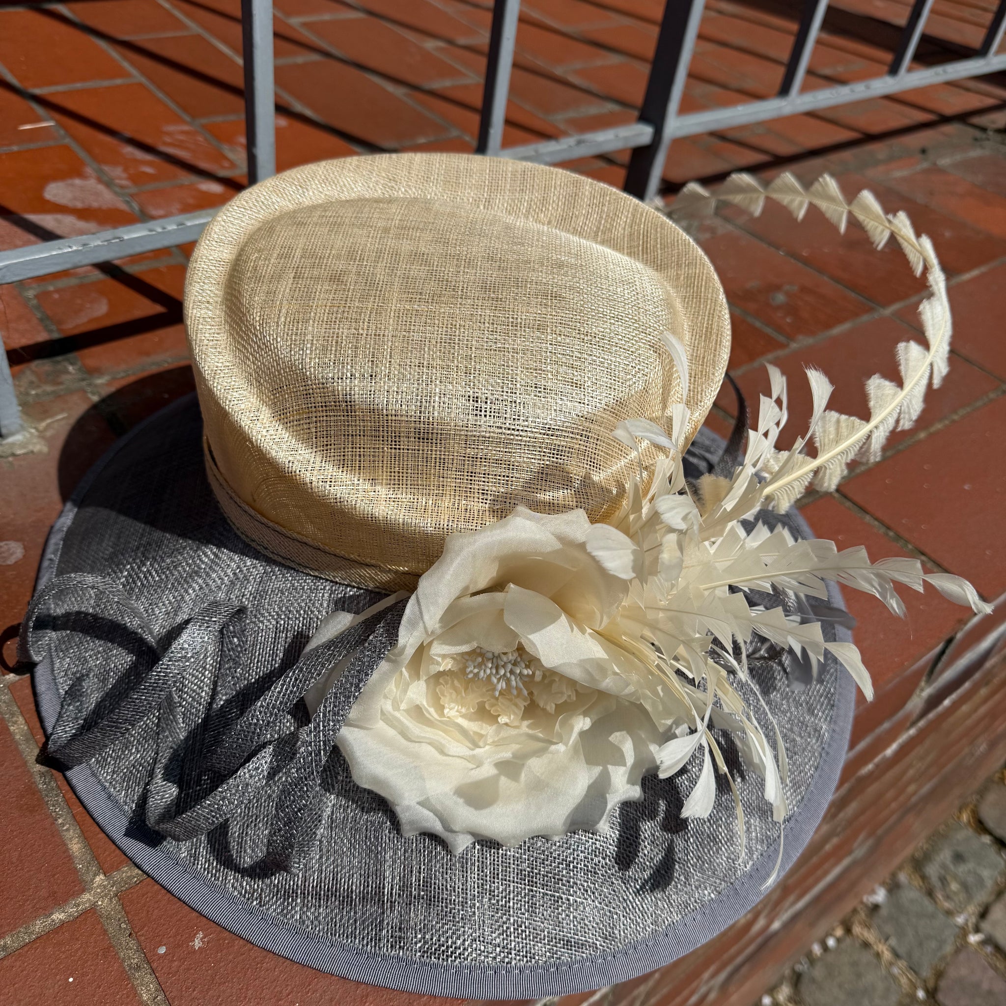 Sinamay Grey/Cream Ginny Hat