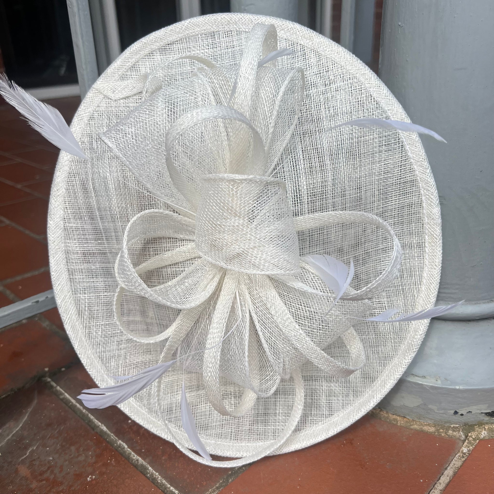 Disc Fascinator Bow And Feathers