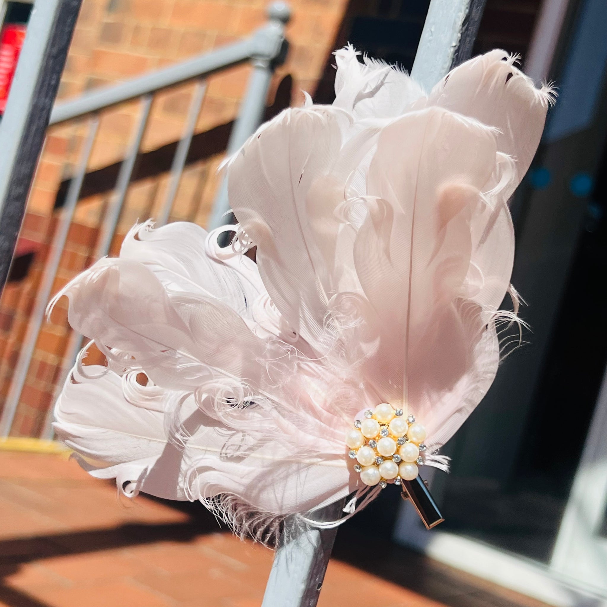 Vanessa Feather & Pearl Hair Clip