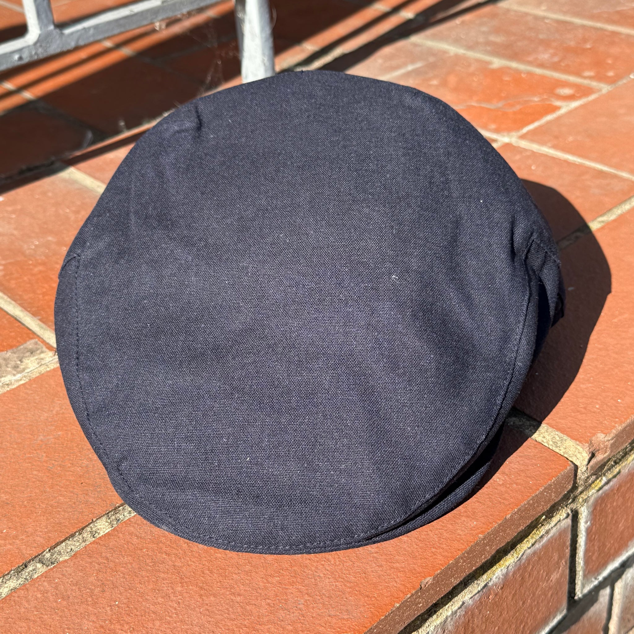 Cheshire Navy Linen Flat Cap