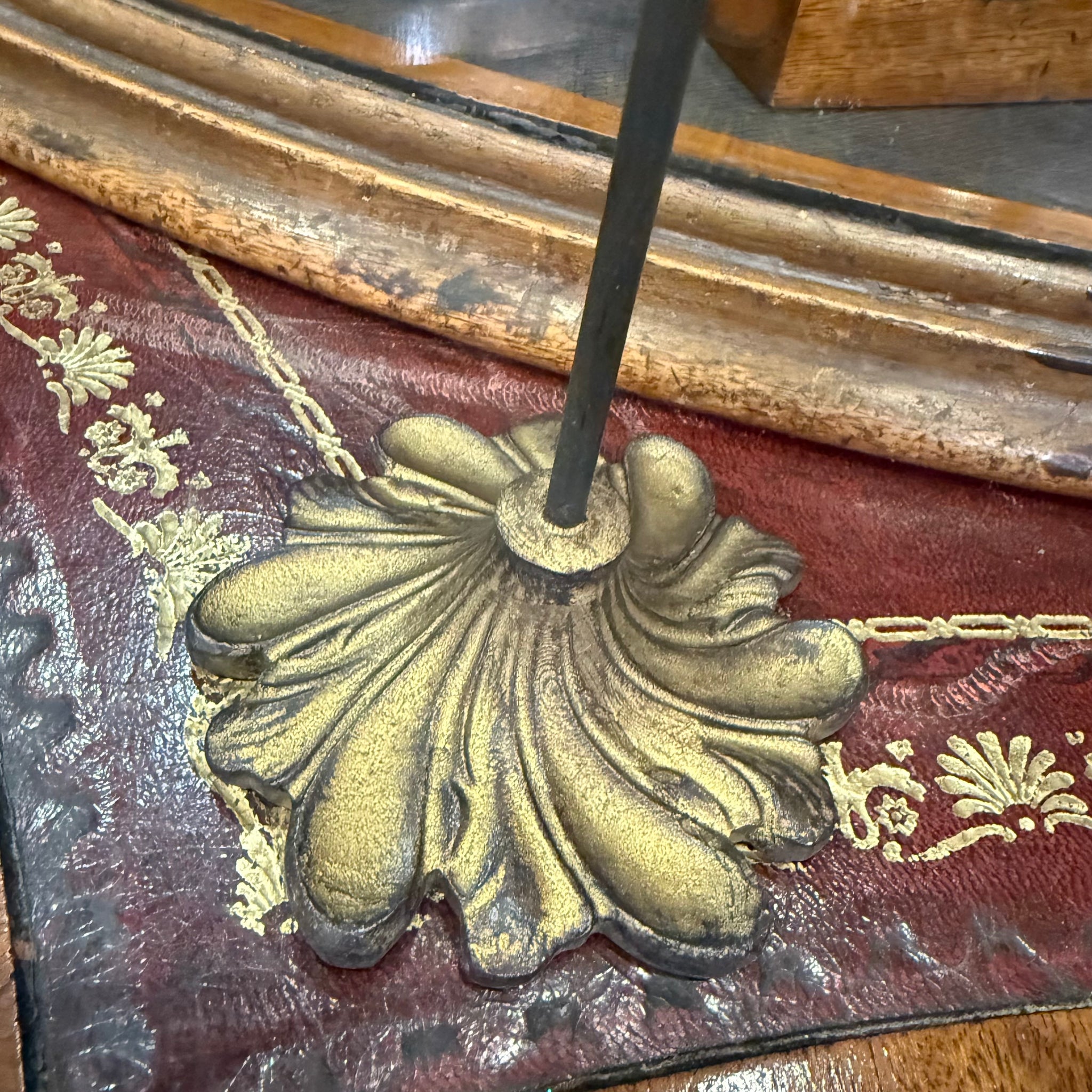 Sacred Heart Decoration On Stand