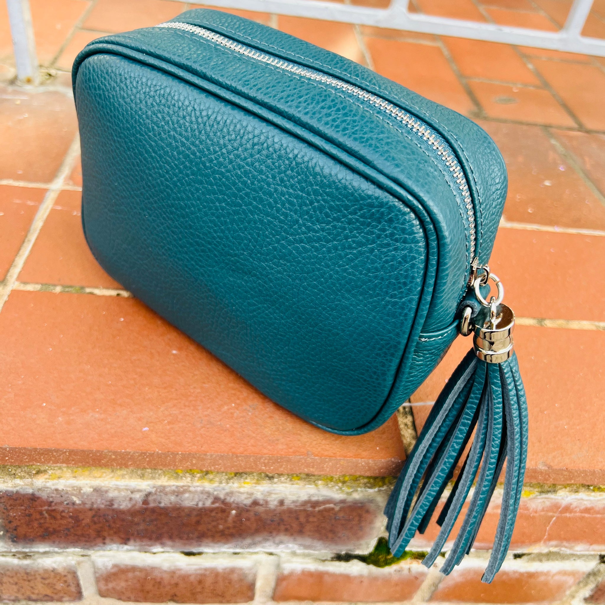 Small shoulder bag with tassel - camera bag