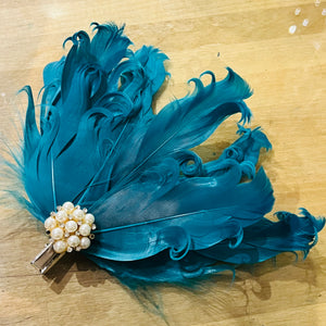 Vanessa Feather & Pearl Hair Clip