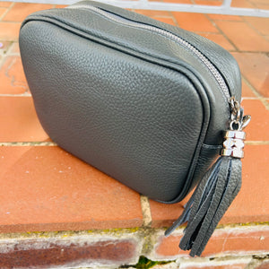 Small shoulder bag with tassel - camera bag