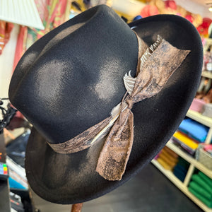 Aged Garth Fedora Hat With Feathers