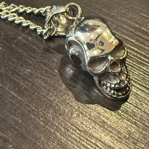 Larowugh Large Skull Pendant On Chain