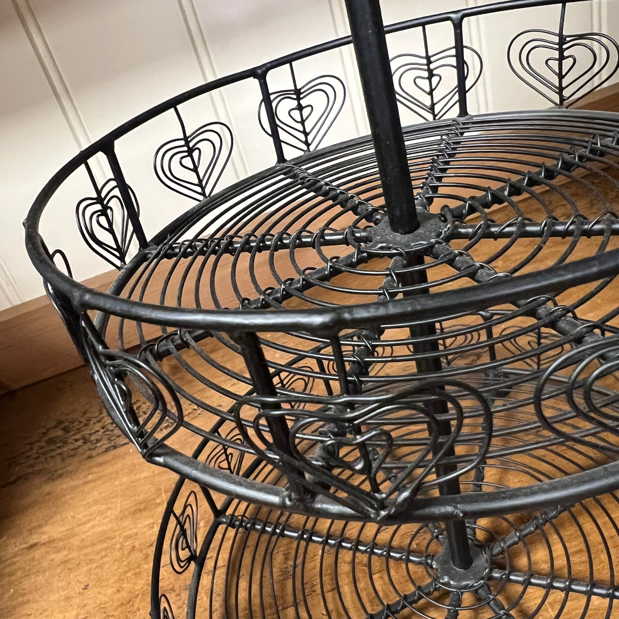 French Wire two tier wire work round rack