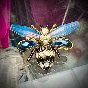 Brooch - Bee jewelled