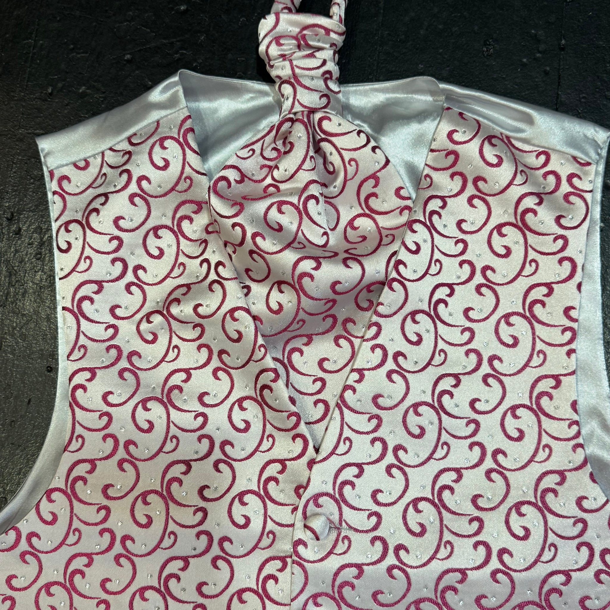 Waistcoat and Cravat Set (38R)