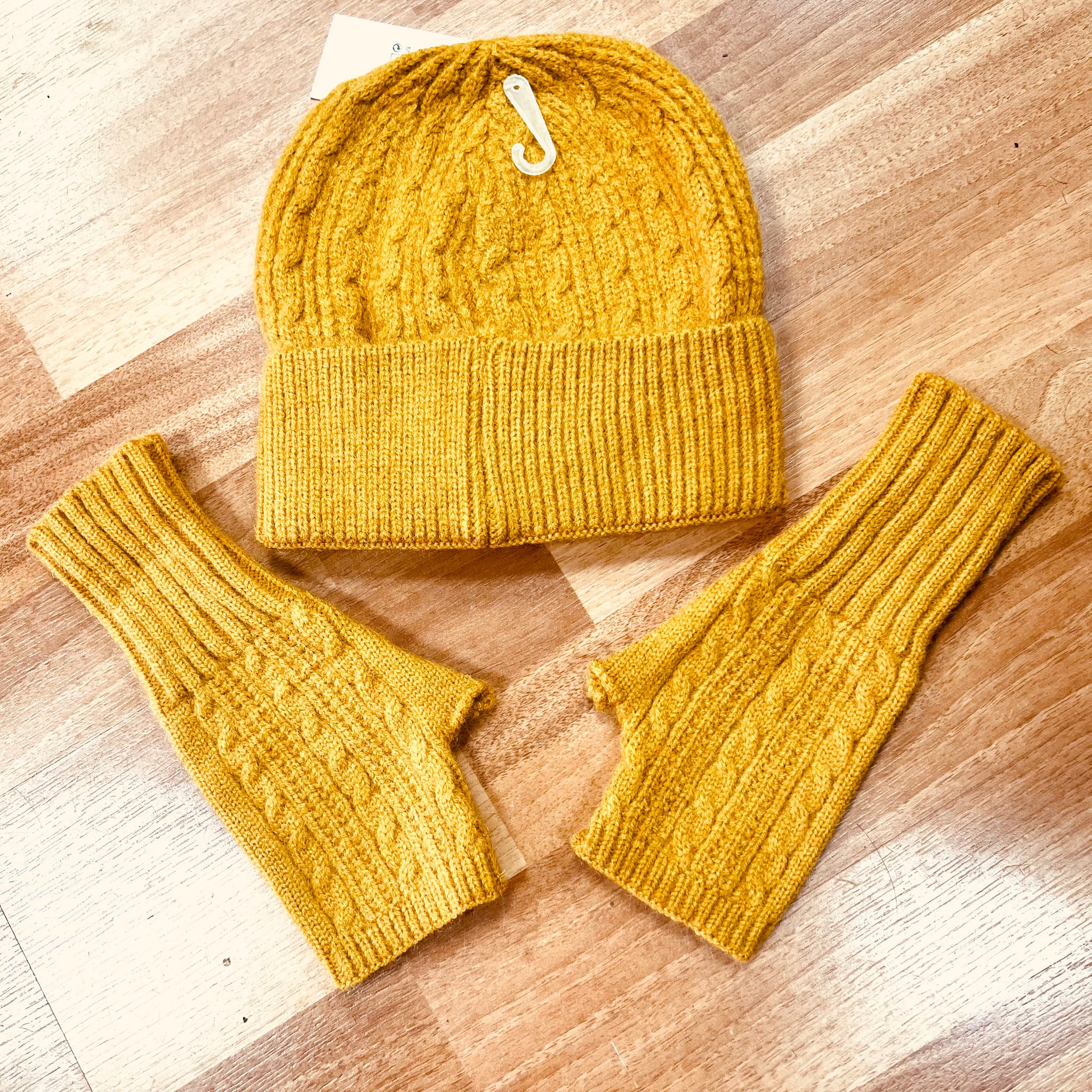 Maggie Wool Hat & Wrist Warmer Set