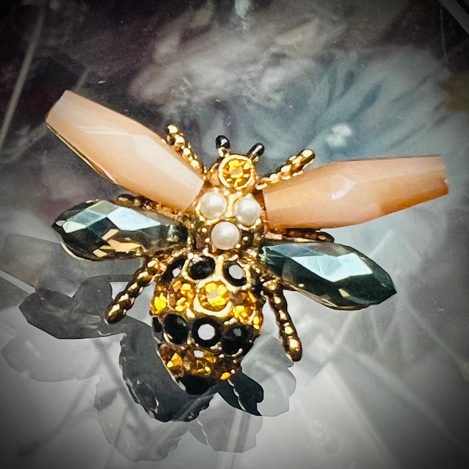 Brooch - Bee jewelled