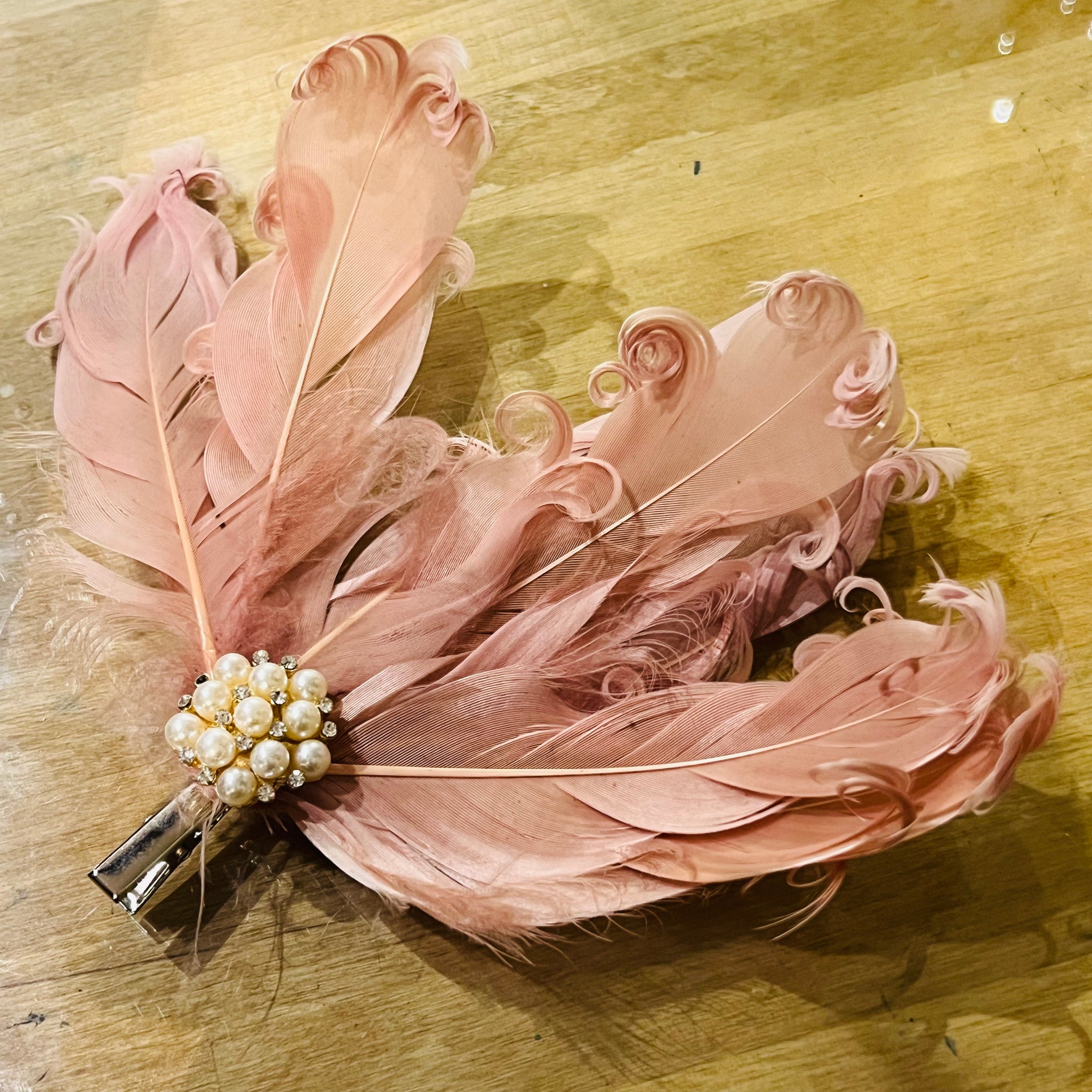 Vanessa Feather & Pearl Hair Clip