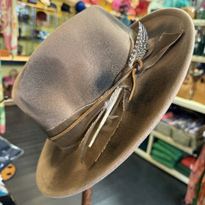 Aged Garth Fedora Hat With Feathers
