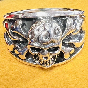 925 Sterling Silver Heavy Skull and Crossbones Ring