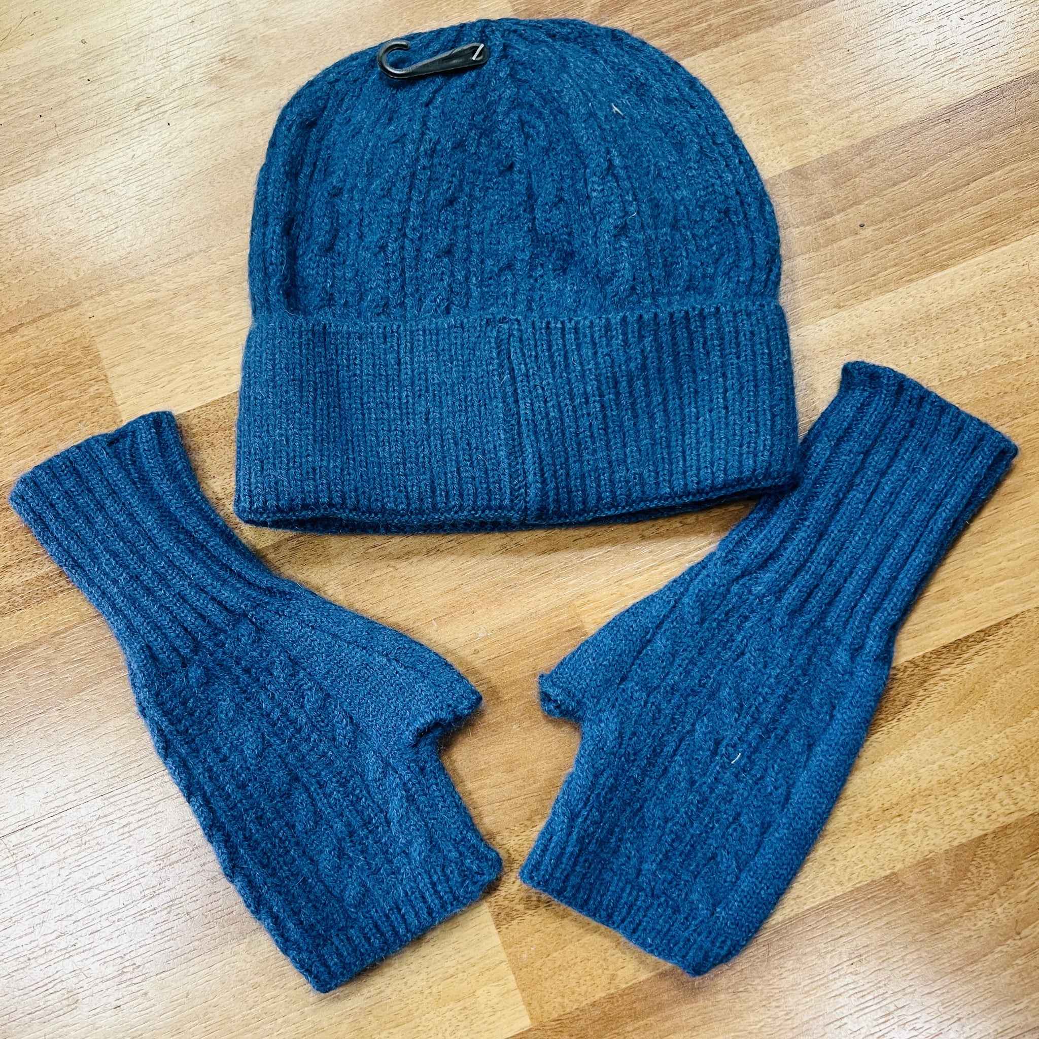 Maggie Wool Hat & Wrist Warmer Set