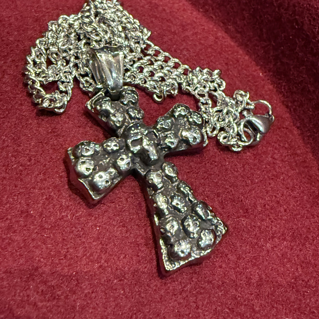 Skull Cross On Chain