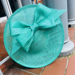 Round Fascinator with Triple Pointed Bow