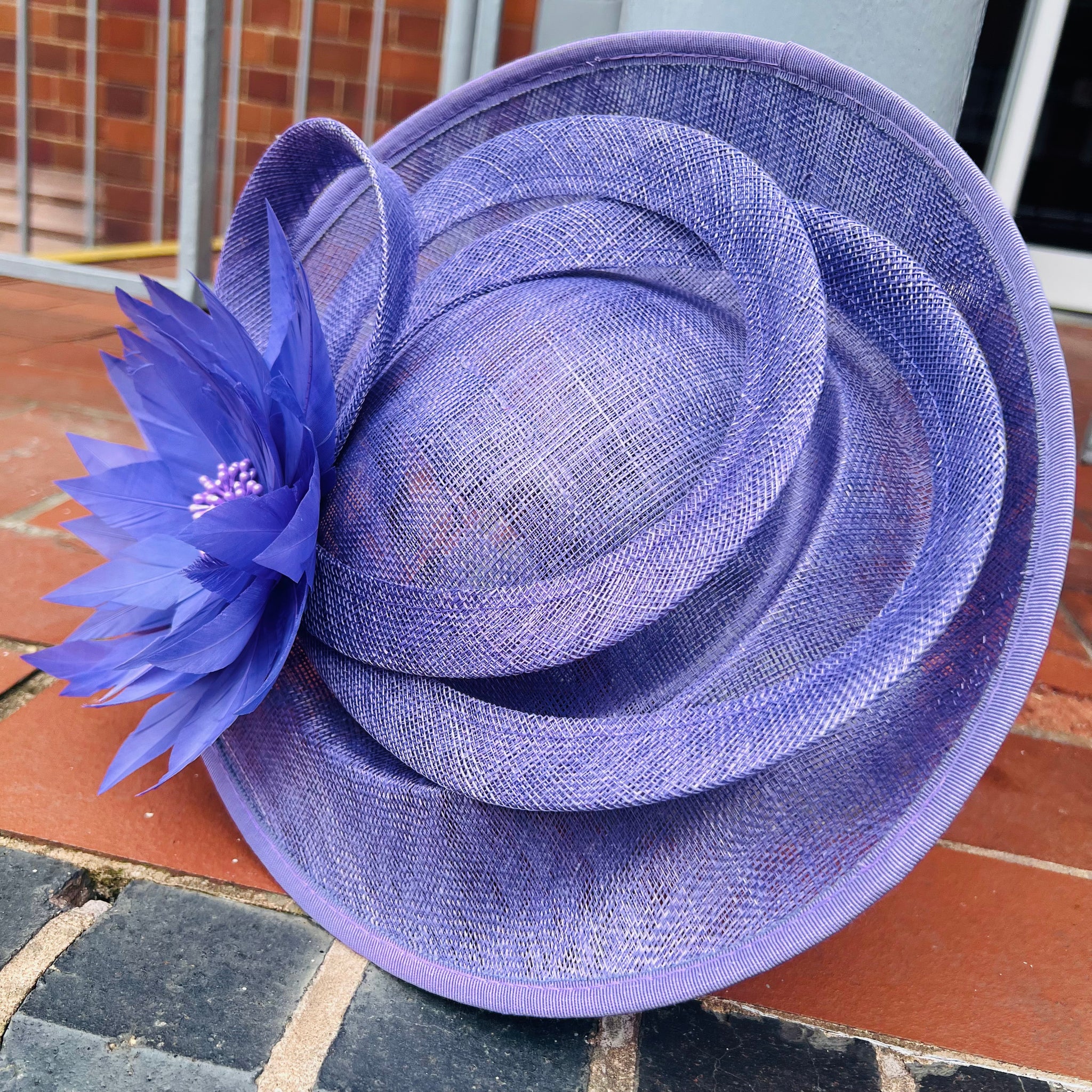 Sinamay Disc Fascinator with Daisy Flower