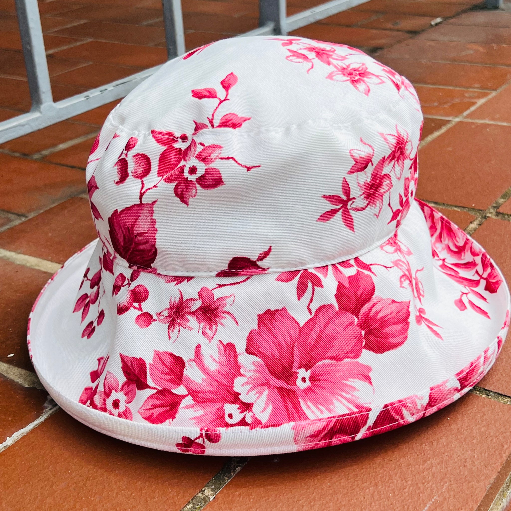 Flower Print Cotton Cloche Hat