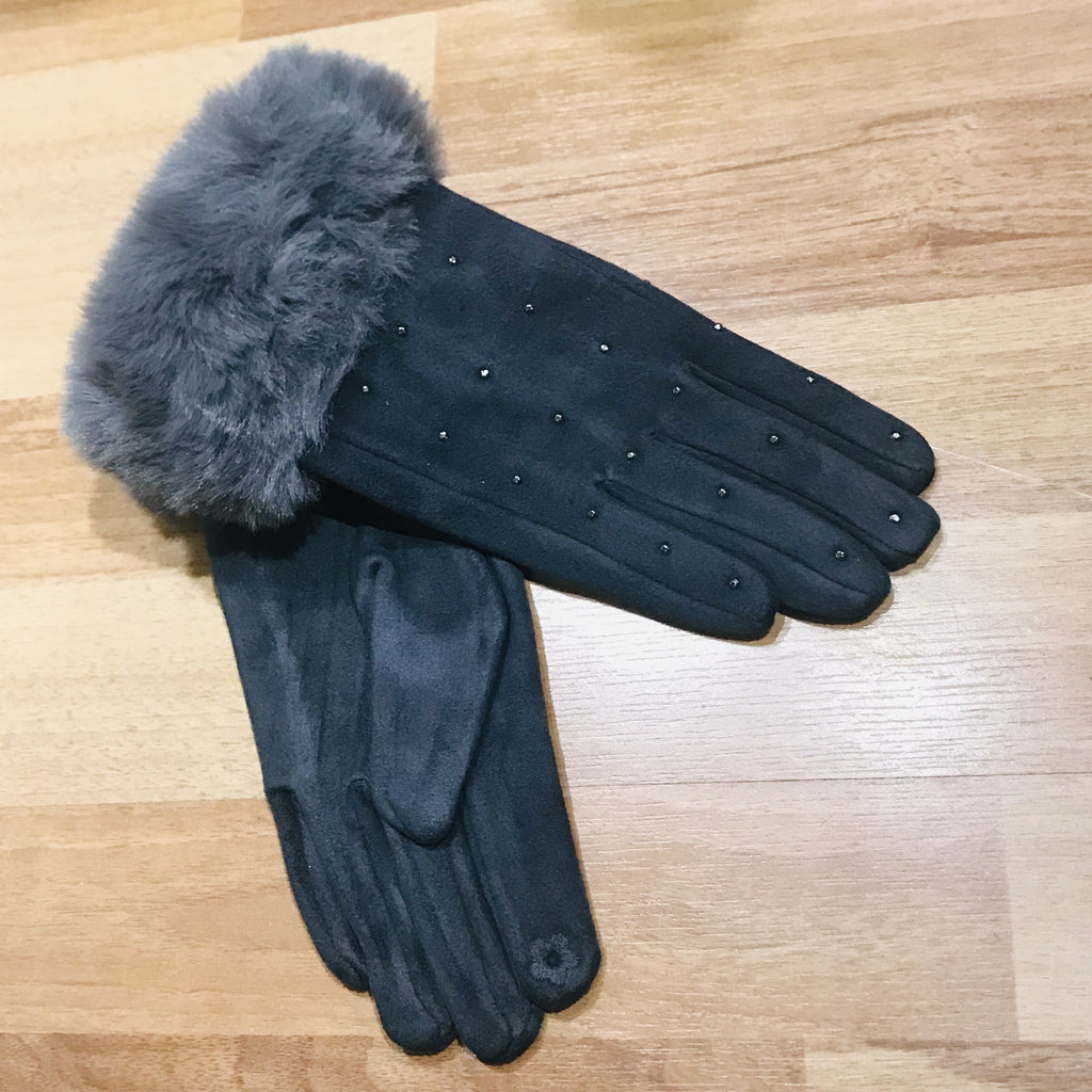 Gloves with fur cuff and gems