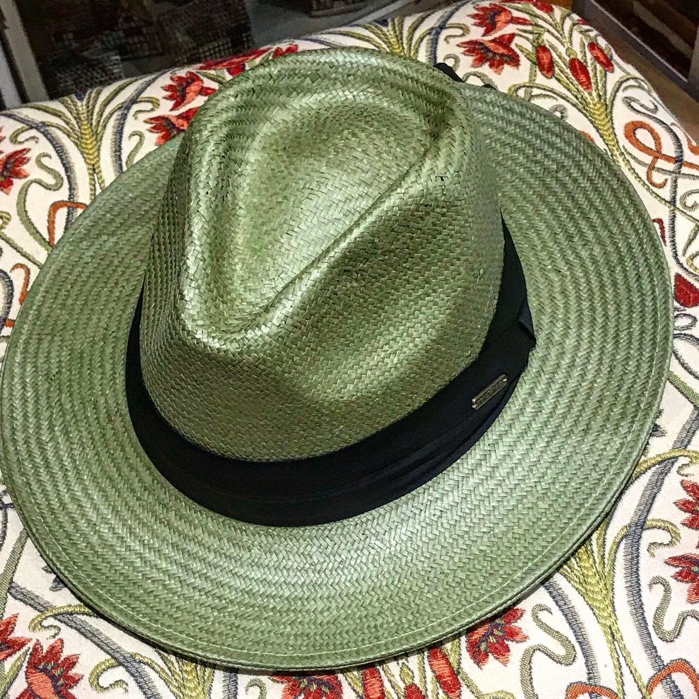 Adjustable trilby summer hat