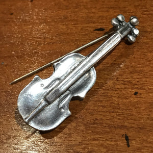 Pewter Violin Brooch