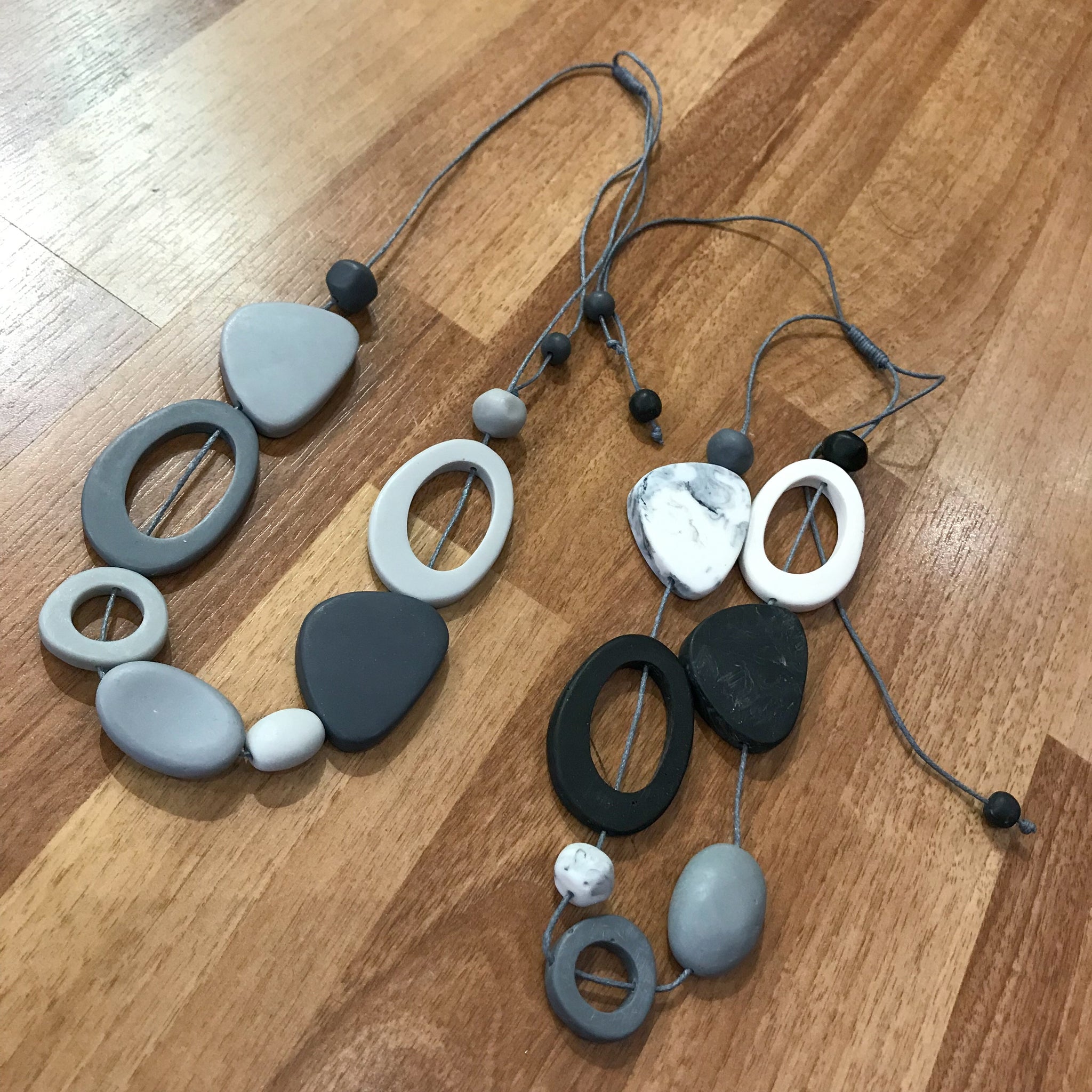 Pebble and Ring Short Necklace