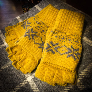 Tabitha Wooly Fingerless Gloves Cross Pattern