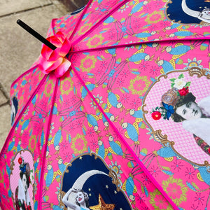 Retro Umbrella - Raining Women