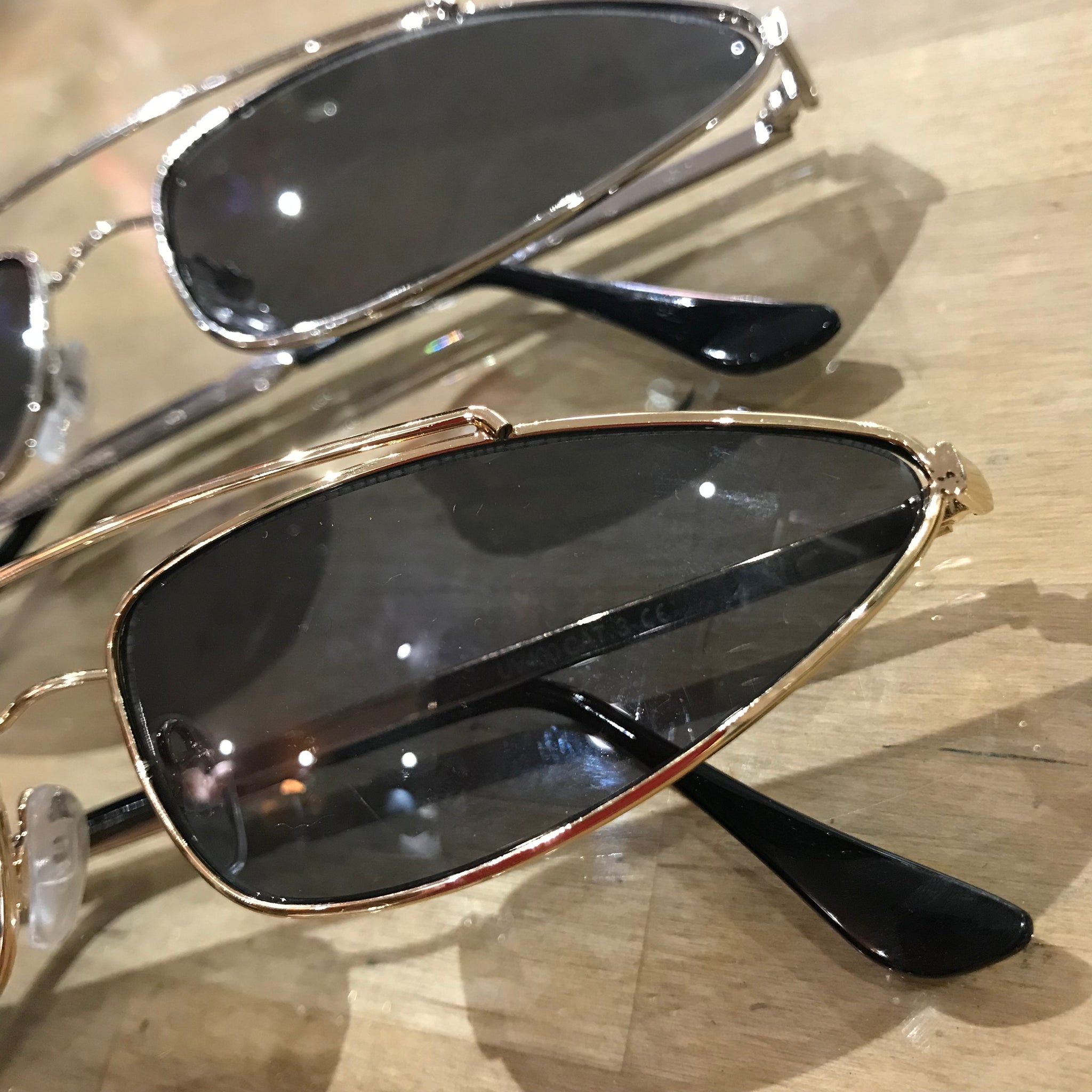 Sunglasses elongated frame