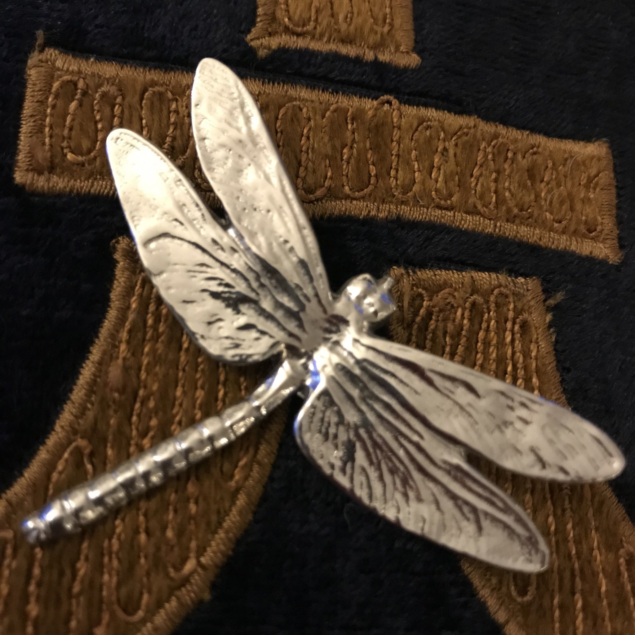 Pewter mini dragonfly brooch