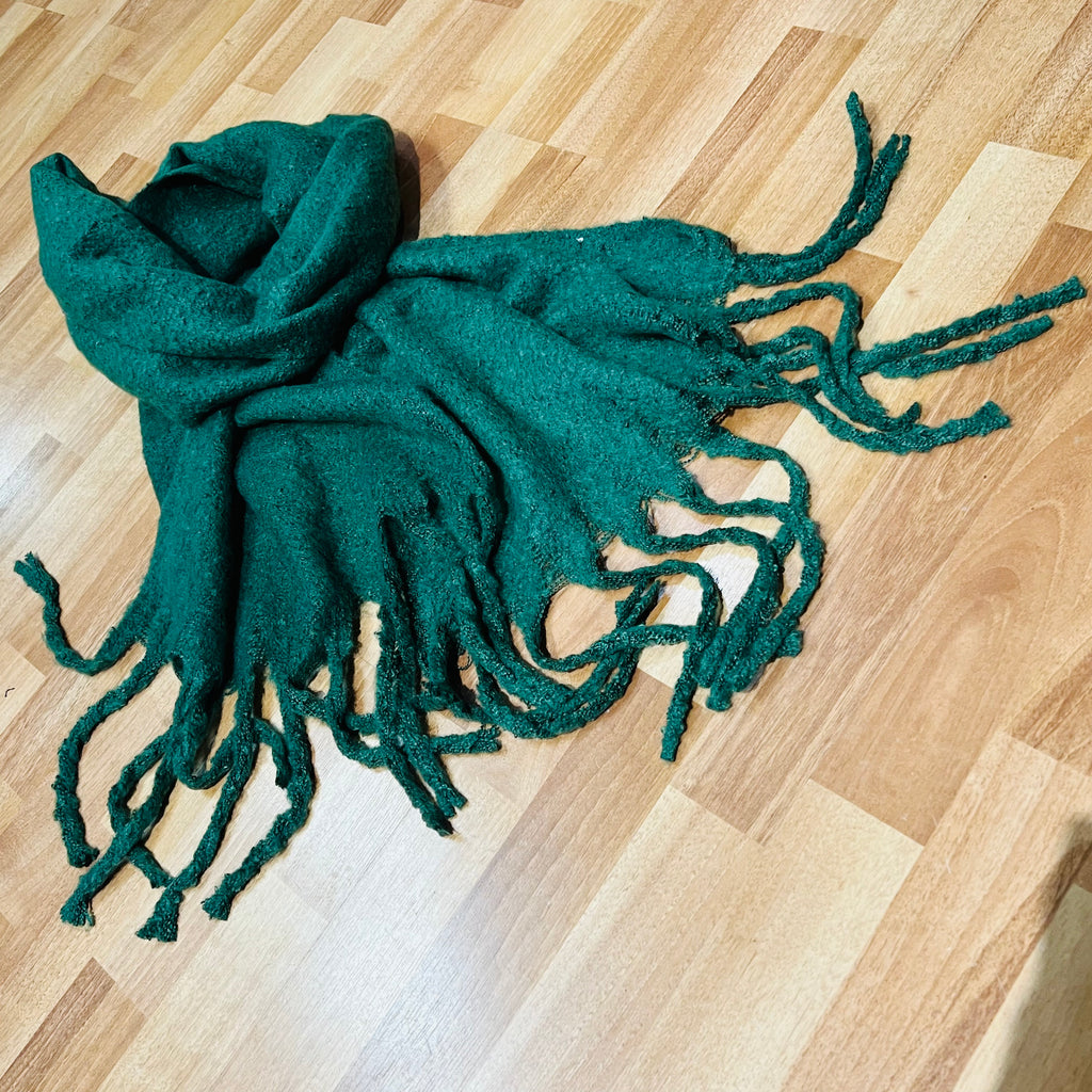 Cosy Long Fringed Leaf Green Scarf