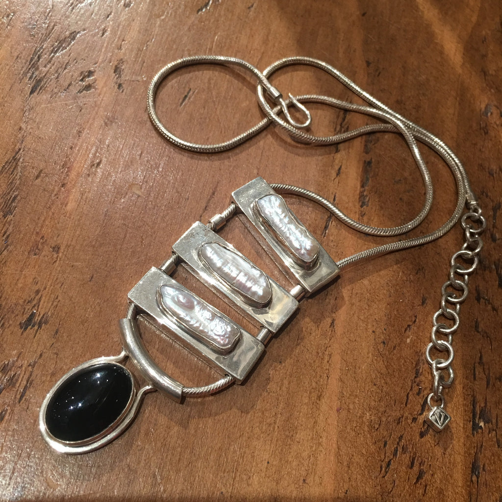 Necklace Silver Pearl and Onyx