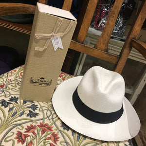 Folding Panama hat with box