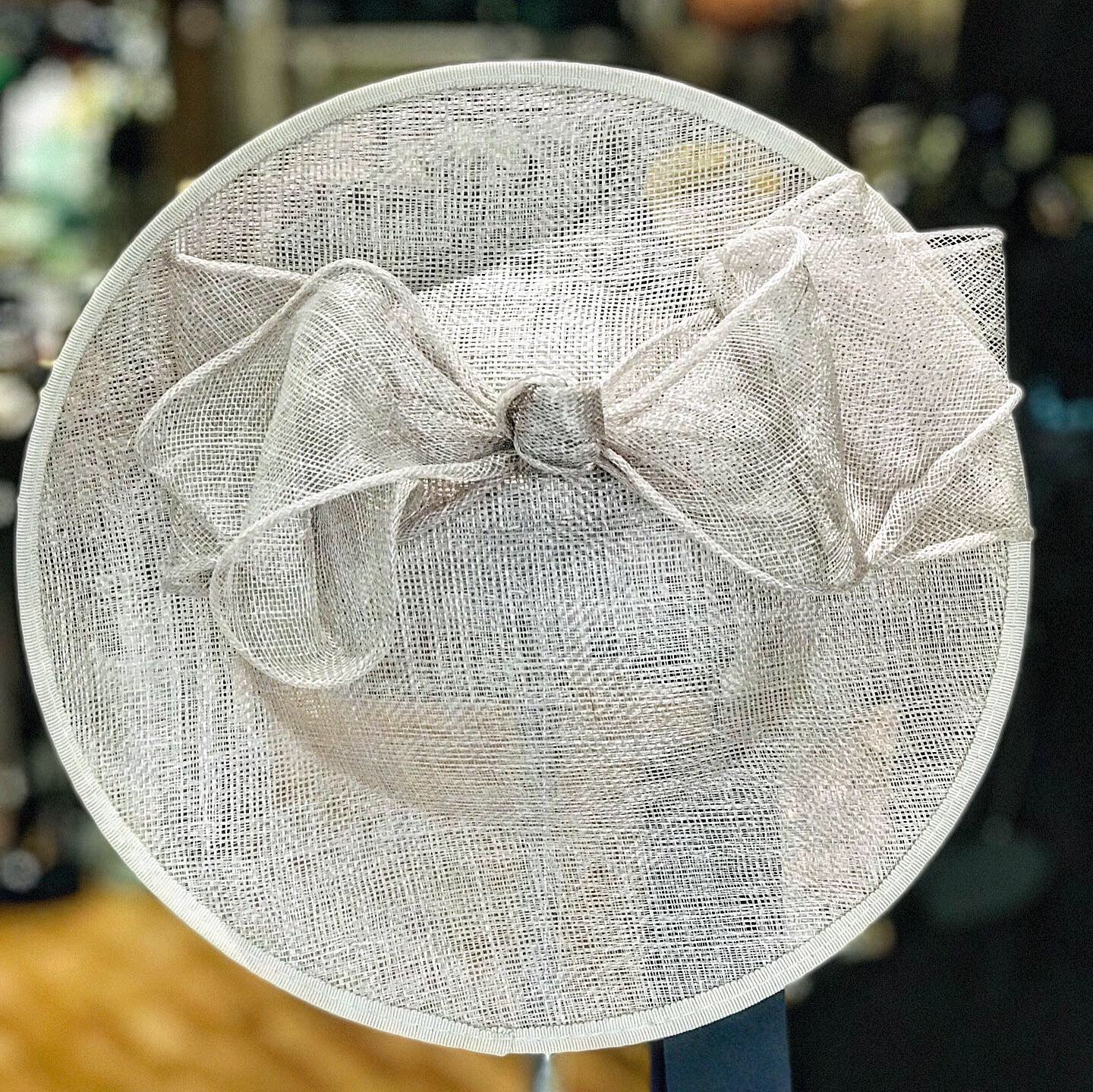 Sinamay disc fascinator with bow