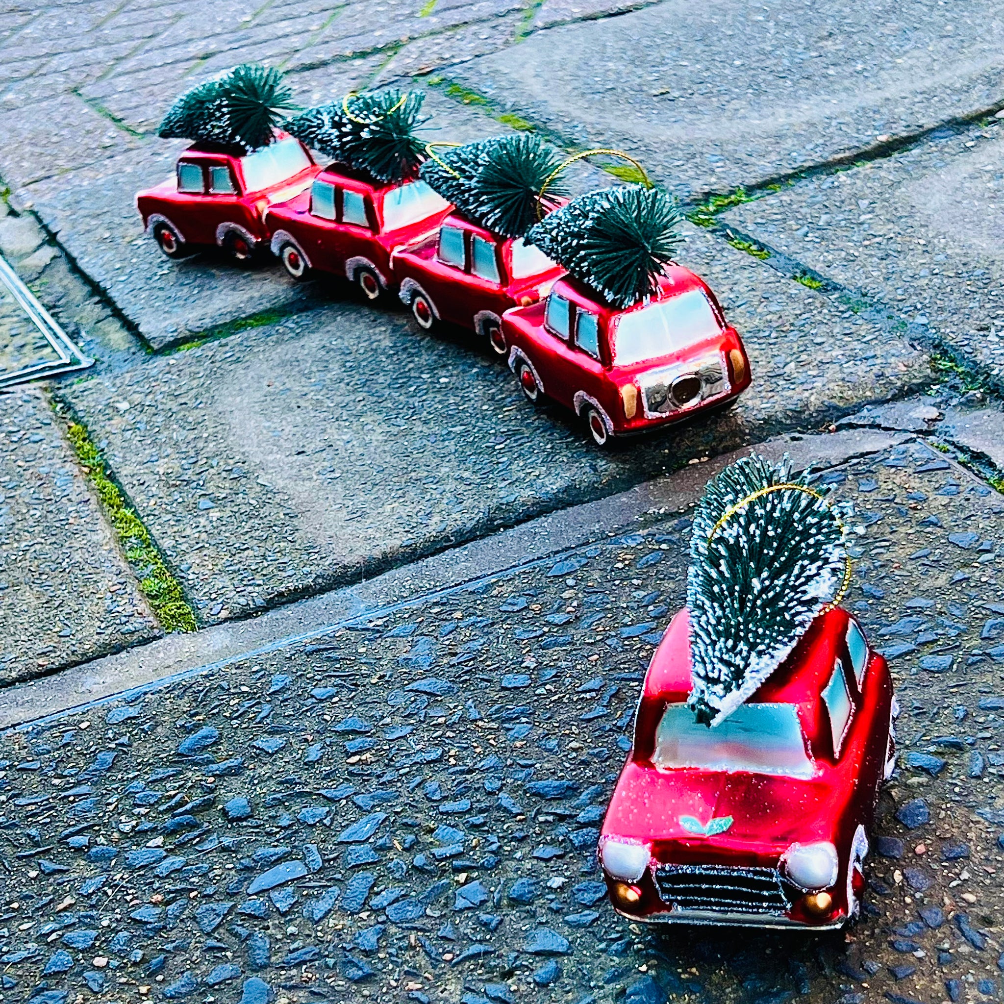 Bauble - Glass car with Christmas tree