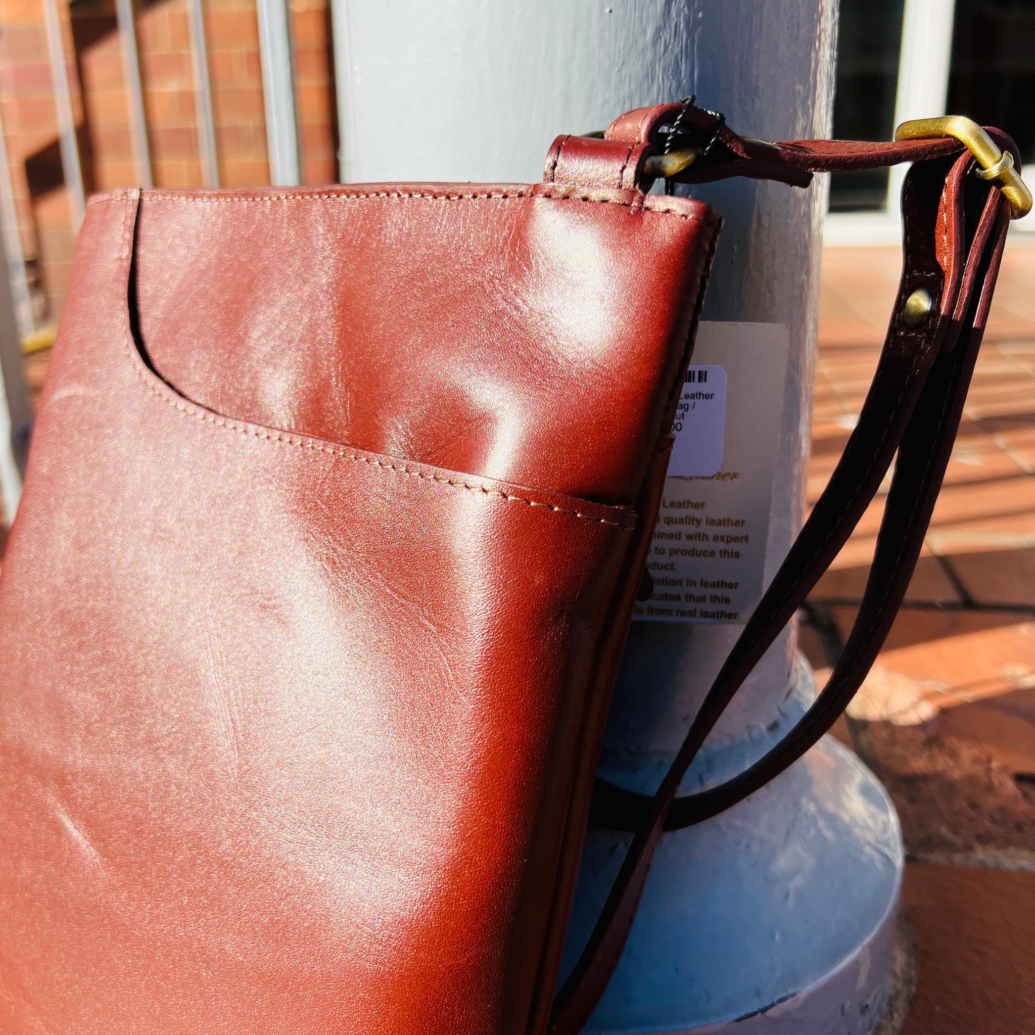 A Crossbody Leather Victoria Bag