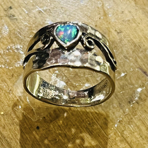925 Sterling Silver Elegant Opal Heart Ring