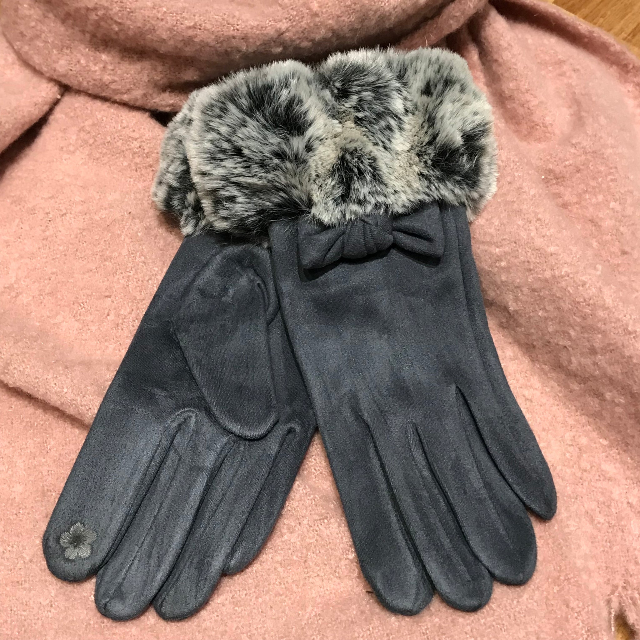 Suedette Fur Trimmed Gloves with Bow