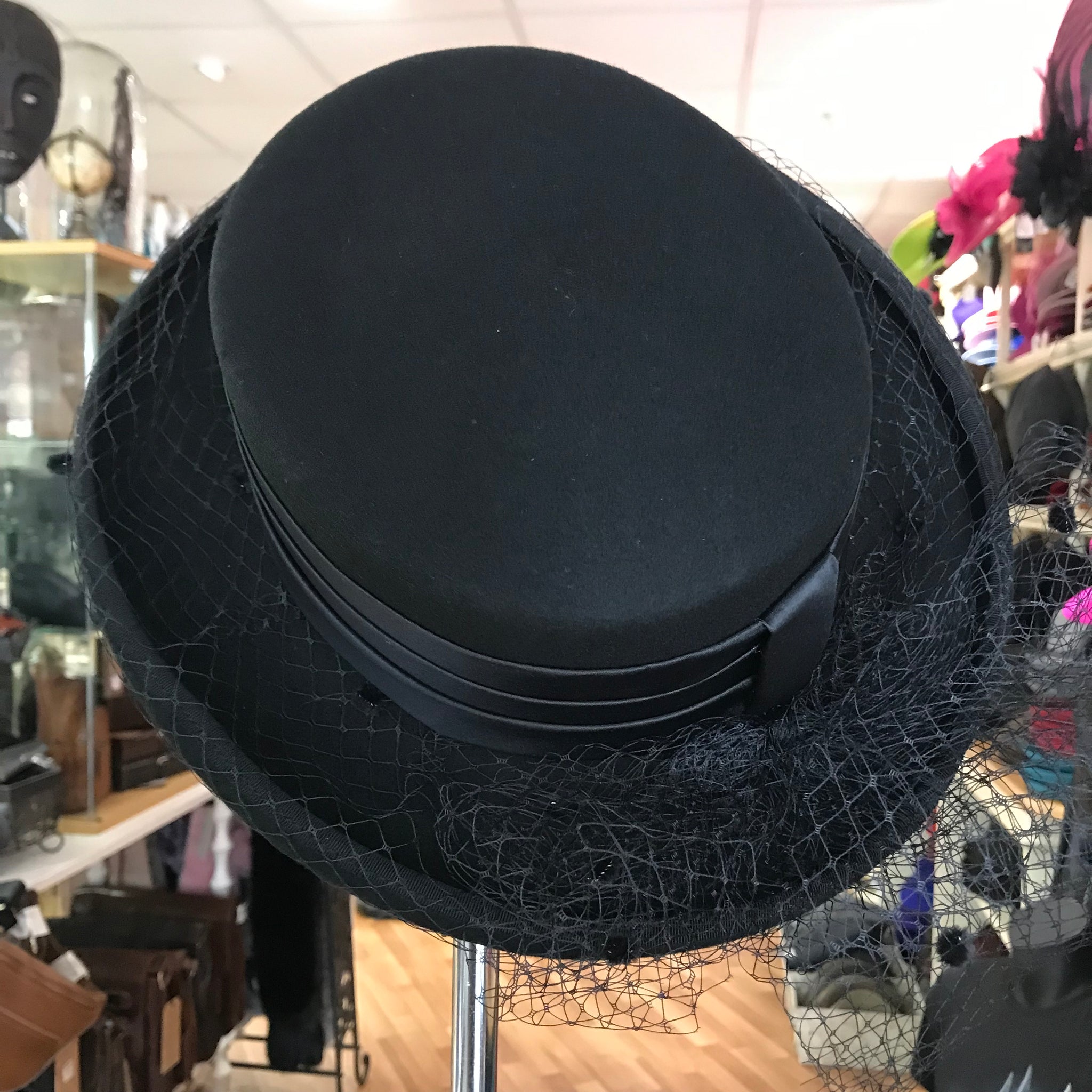 Wide brimmed netted hat