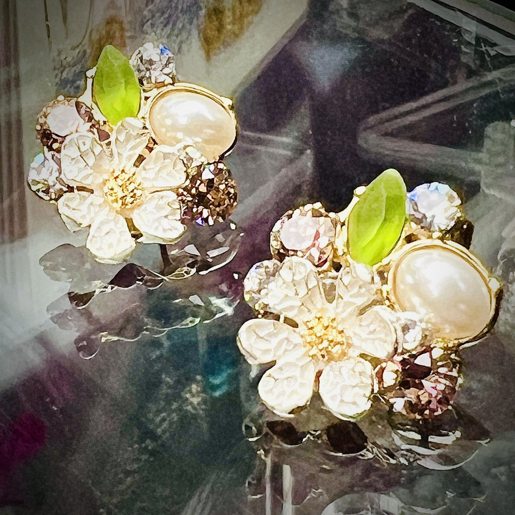 Daisy Jewelled  Stud Earrings