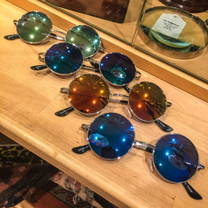 Round mirrored sunglasses 