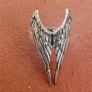 A 925 sterling silver angel guardian wing ring