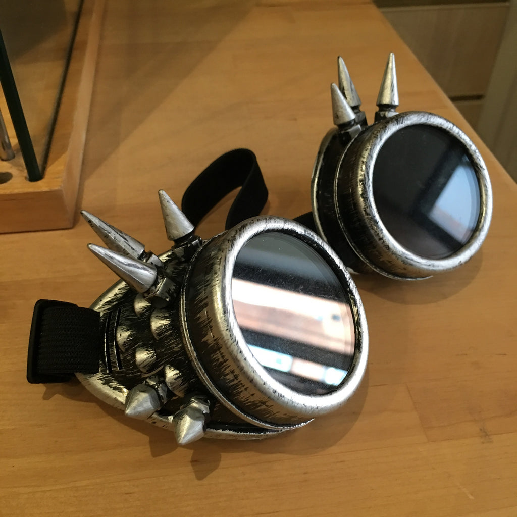 Goggles with Spiked Frame