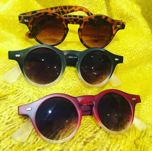 Round retro sunglasses